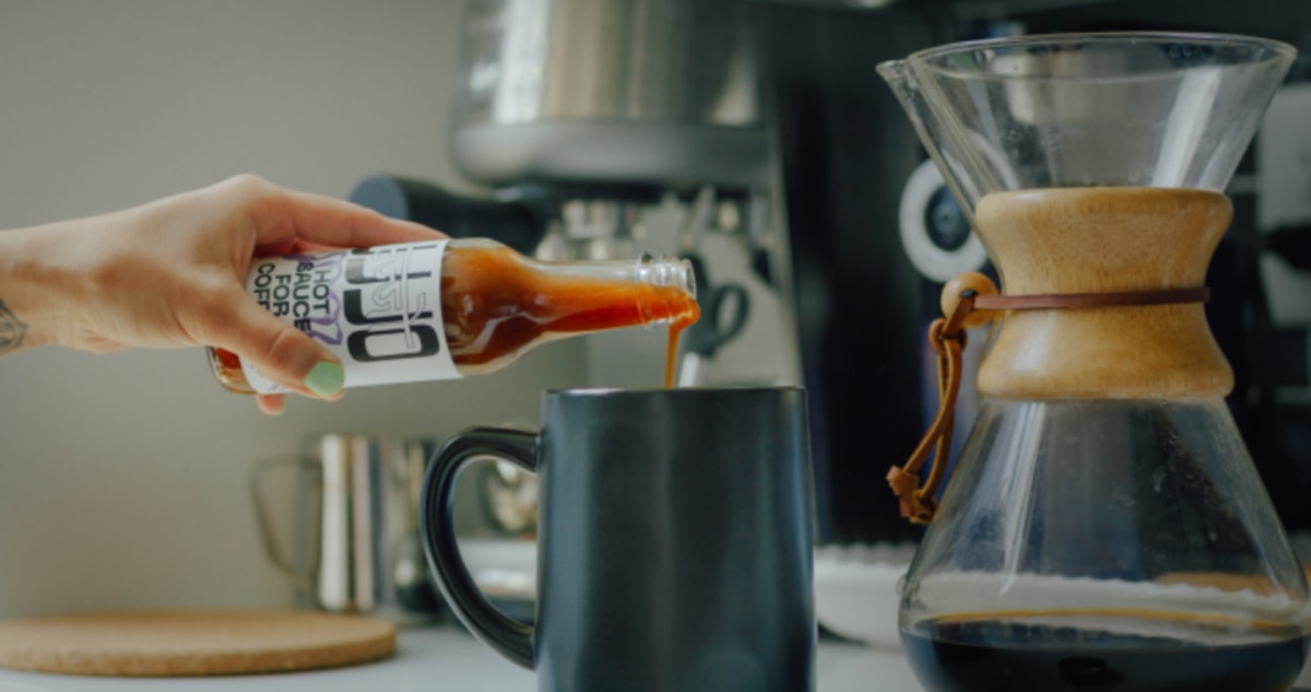 Sensasi Minum Kopi Tapi Pedas dengan Ujjo: Tertarik buat Coba, Bro?